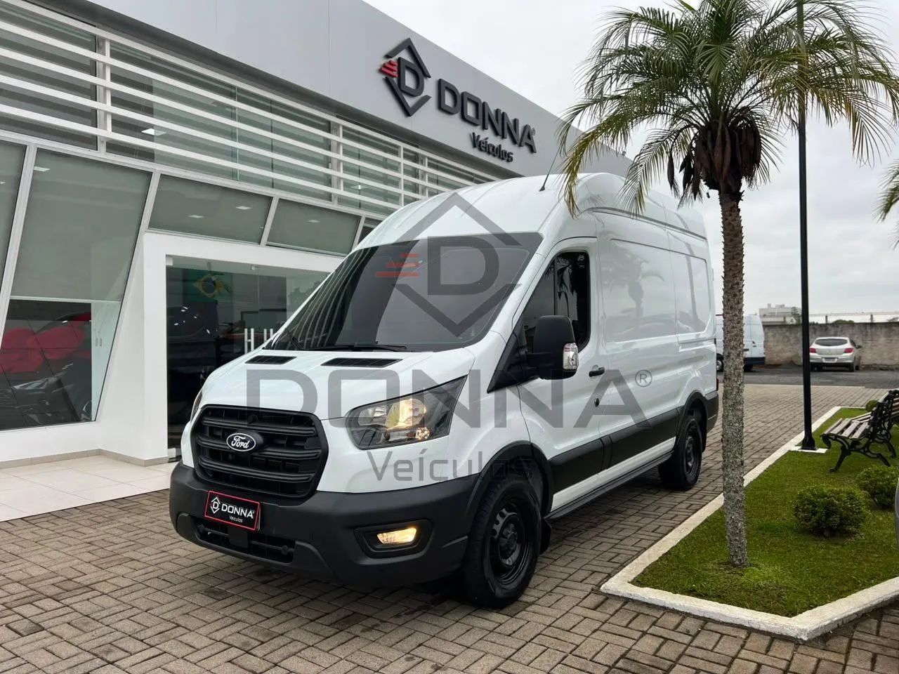 Ford Transit TRANSIT Furgão 2.0 Medio Turbo Aut. 2026