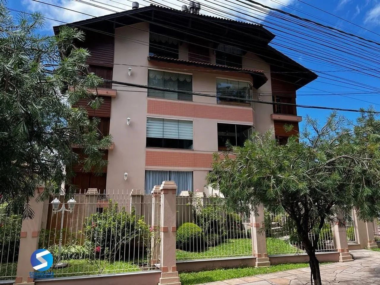 Cobertura duplex com 2 suítes e uma vaga para Comprar em Gramado. - Foto 2