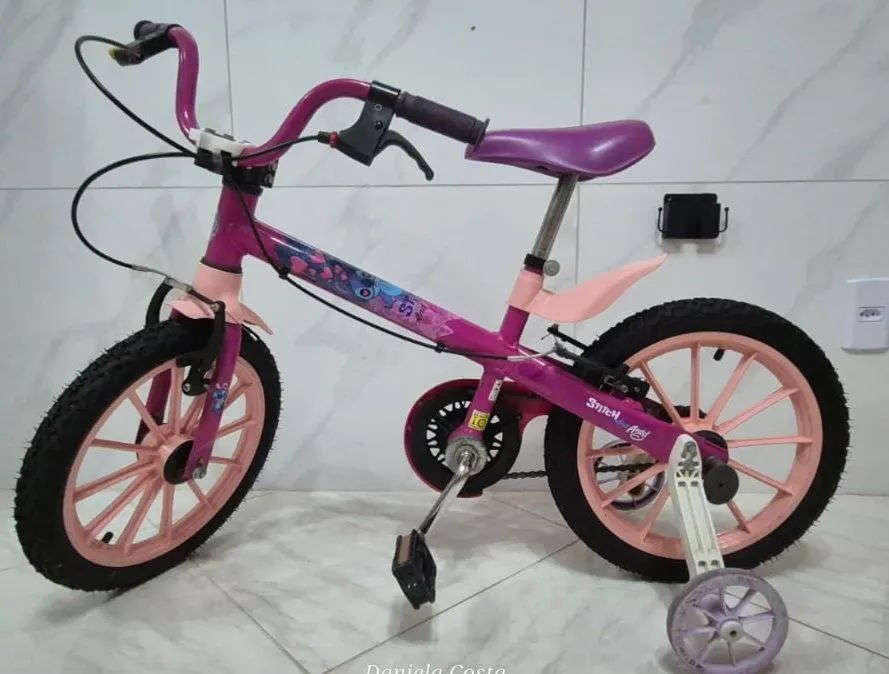 VENDO BICICLETA SEMI NOVA MENINA - Foto 2