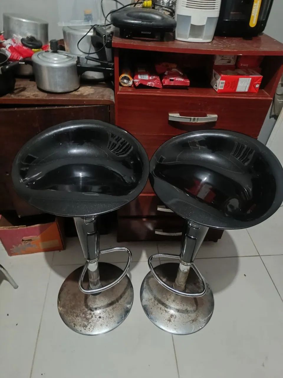 Kit com 2 Banquetas Giratórias Reguláveis - cor ; preta