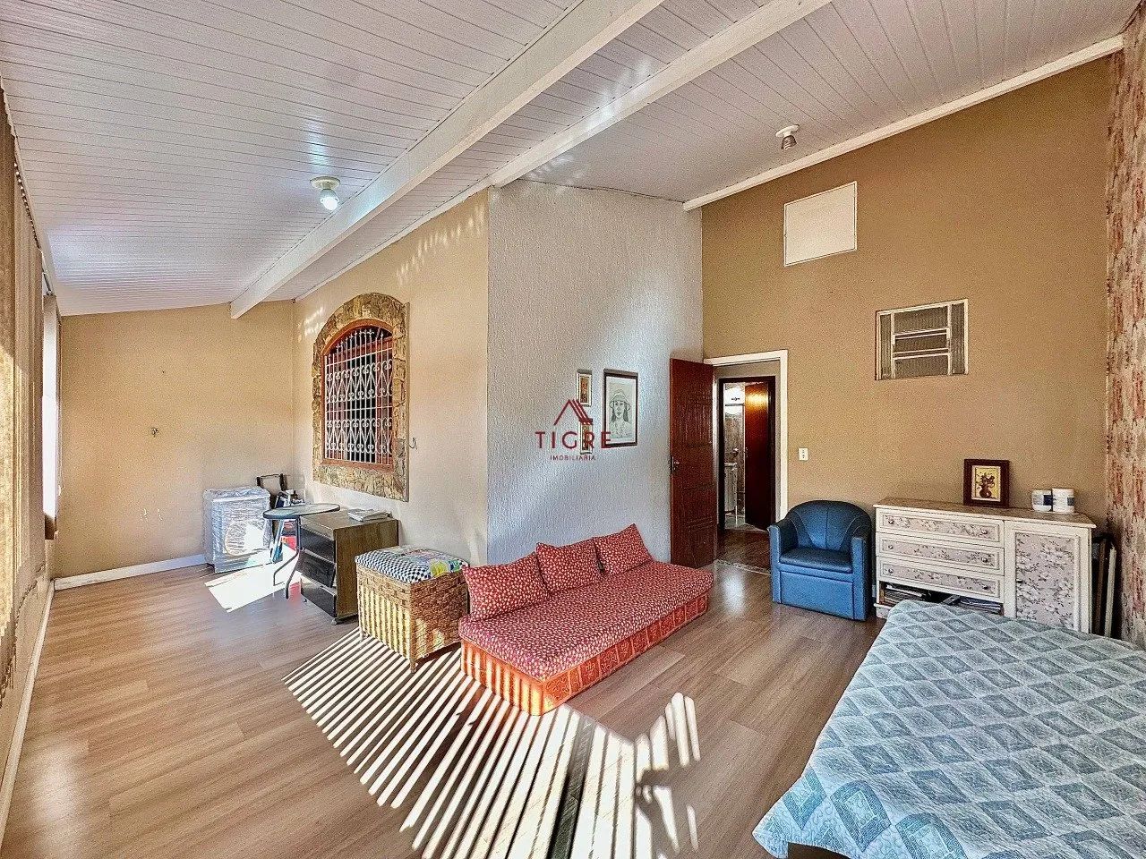 Casa com 4 Quartos à Venda, 140m²