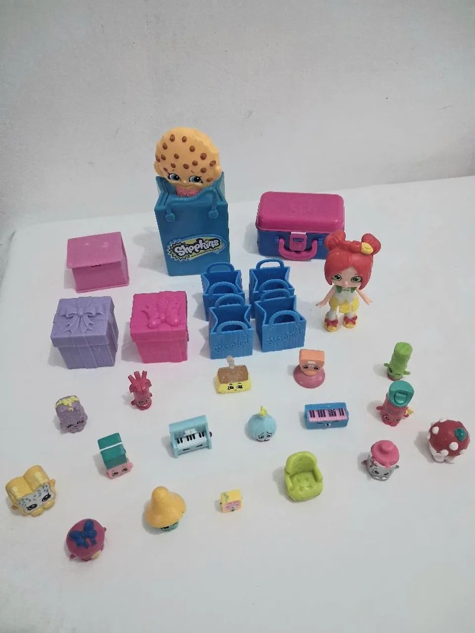 Shopkins kit com boneca e varios acessórios 