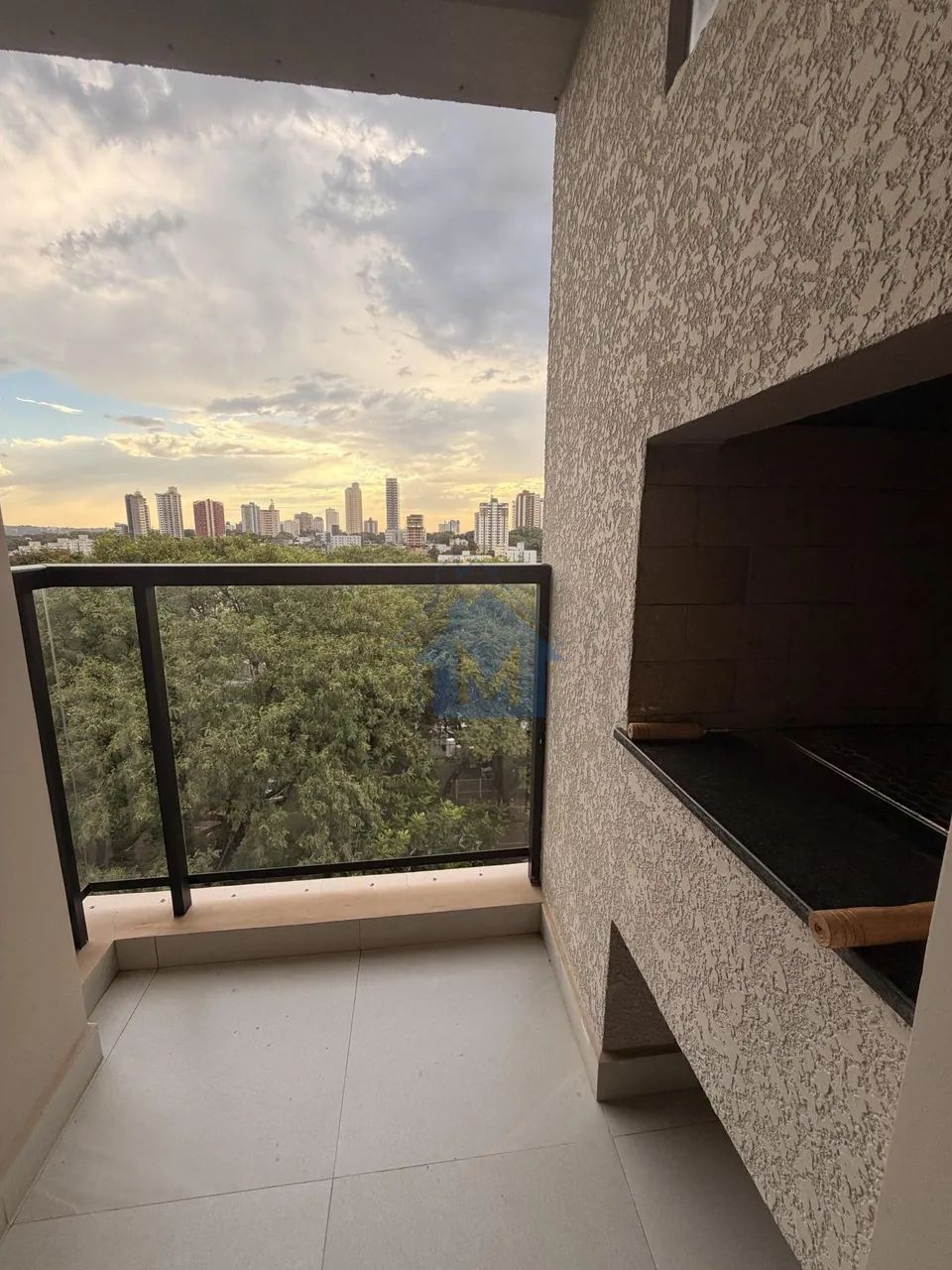 Apartamento Mobiliado, 1 Suíte e 1 Quarto, Sacada com Churrasqueira, no Centro! - Foto 4