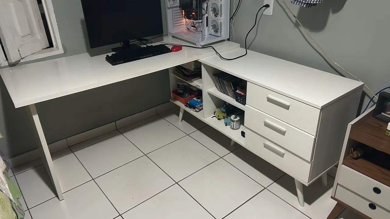 Mesa em L para escritório 