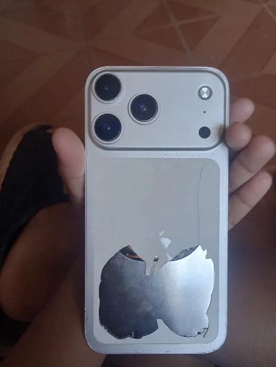 Iphone xr com carça do 17  - Foto 2