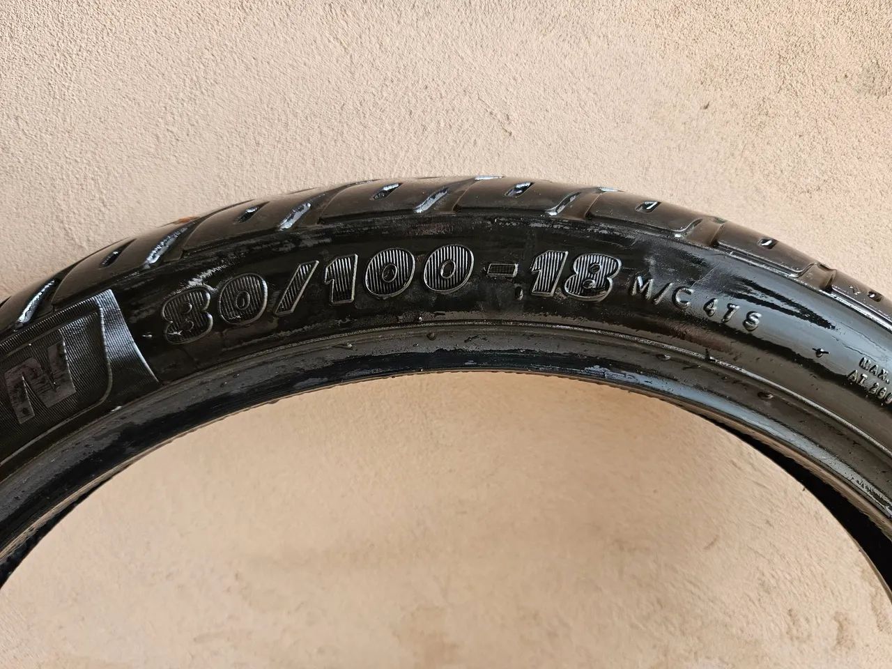 Pneu de moto dianteiro sem câmara  - Foto 3