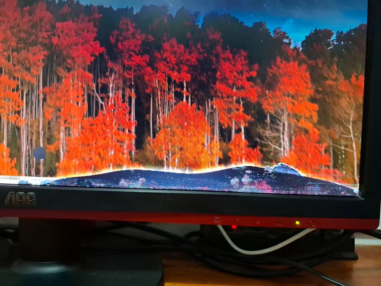 Monitor Gamer AOC 24" Funcionando (Leve Defeito na Tela) - Foto 3