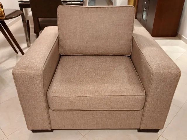 Poltrona Nova Linho Moderna Linda Assento e Encosto Removíveis com Zíper