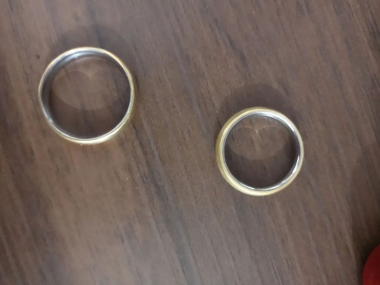 Vendo par de aliança de moeda antiga 200,00 usado só 2 semanas  - Foto 3