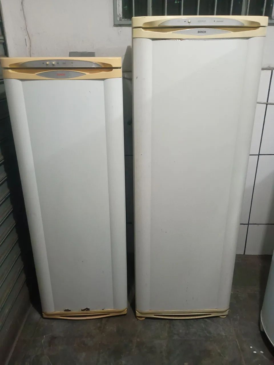 Conjunto Freezer vertical e Geladeira Bosch 
