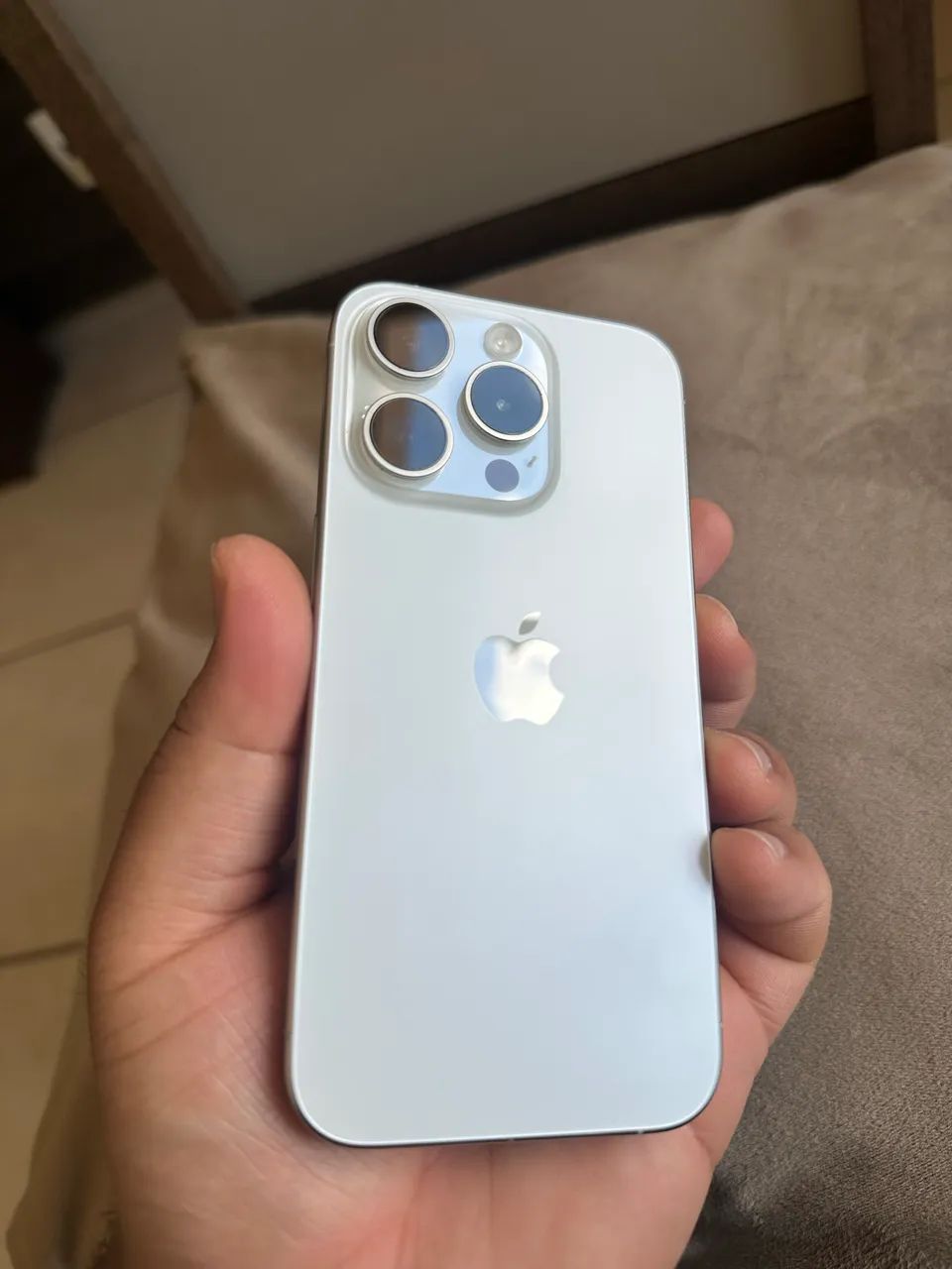 iPhone 15 pro 128g branco 