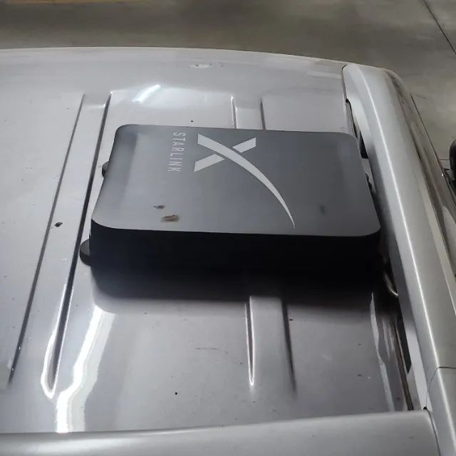 Starlink Mini com case de ima para teto - Foto 2