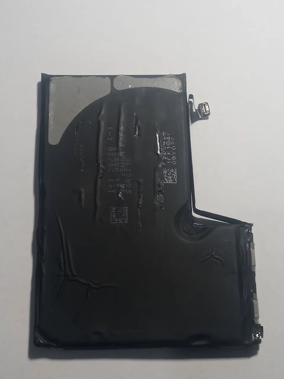 Bateria iPhone 12 pro Max A2466 90% de saude - Foto 3