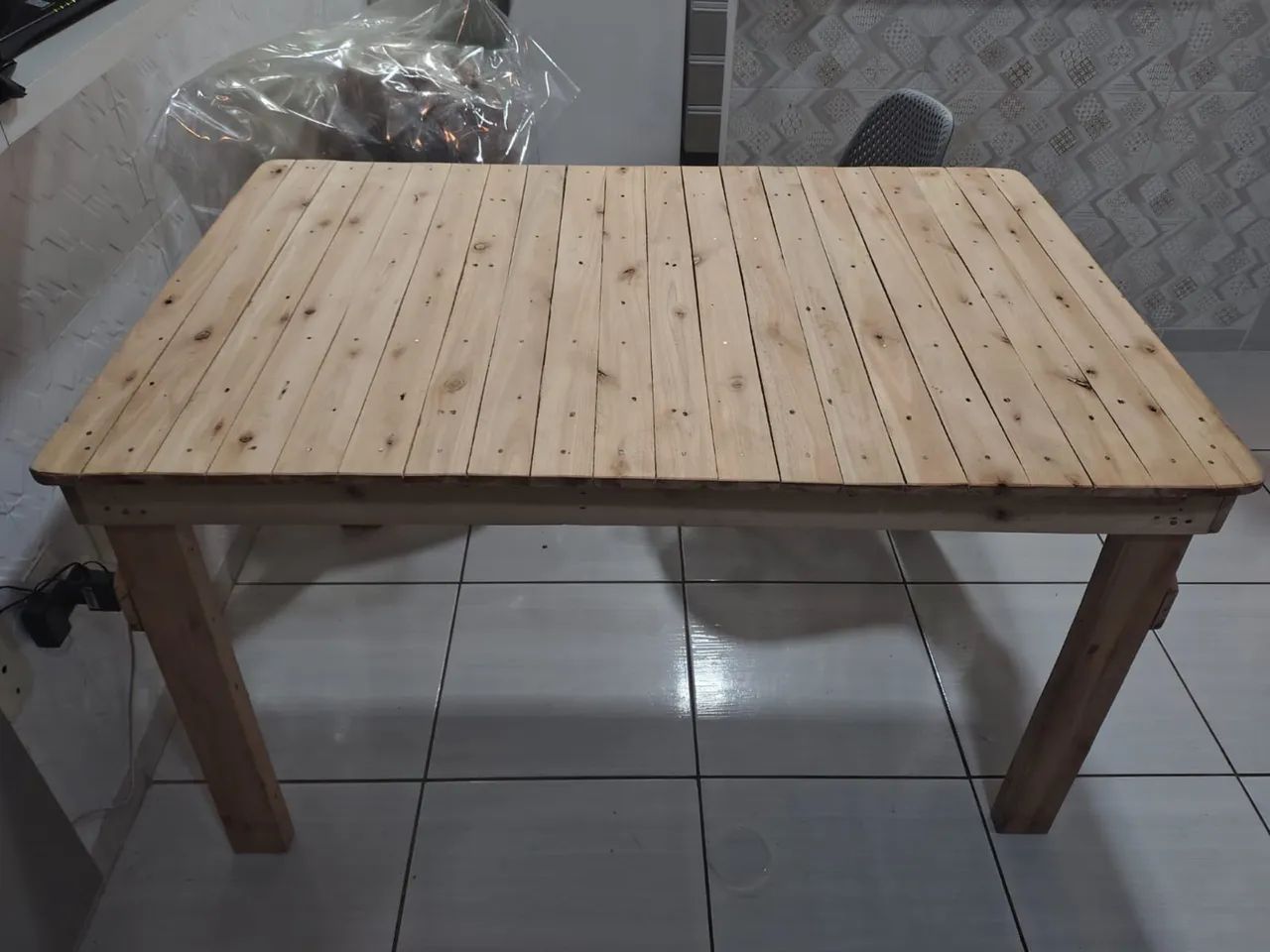 Mesa de madeira pinus 