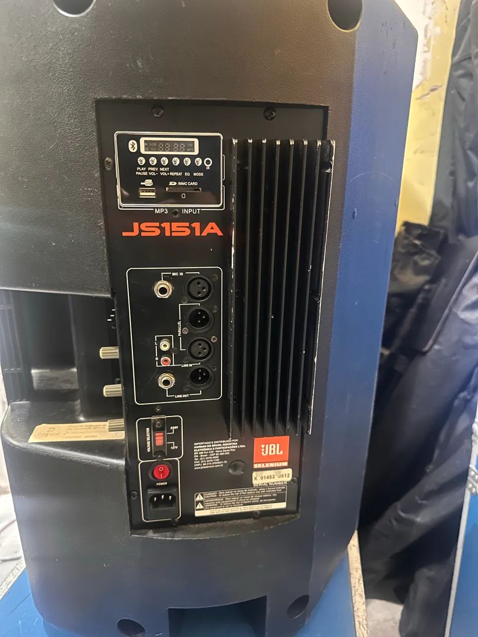 Caixa Jbl selenium com tripé 