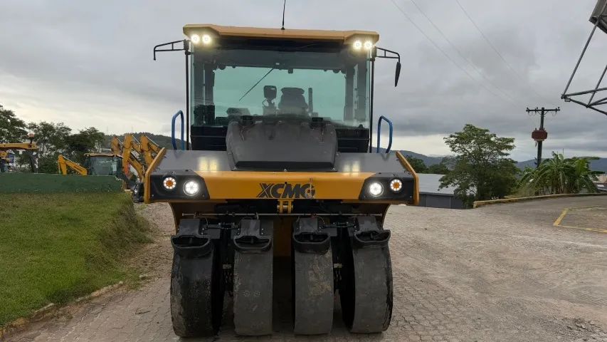 ROLO DE PNEUS XCMG XP265s