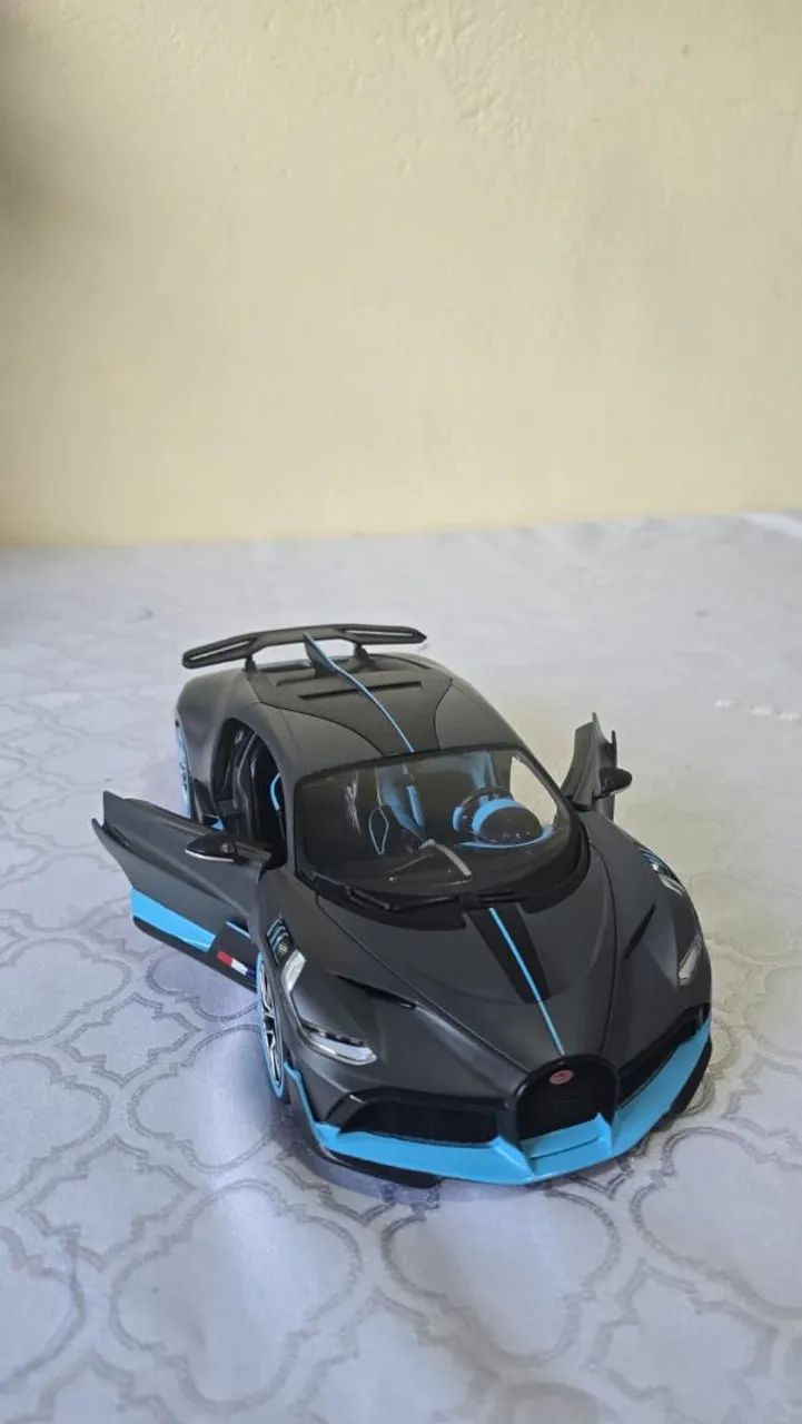 Miniatura Bugatti Divo Matt Gray 1:18 Maisto / Bburago - Foto 4