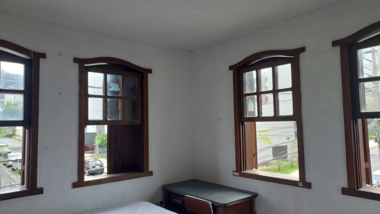 Quarto ótima localização 
