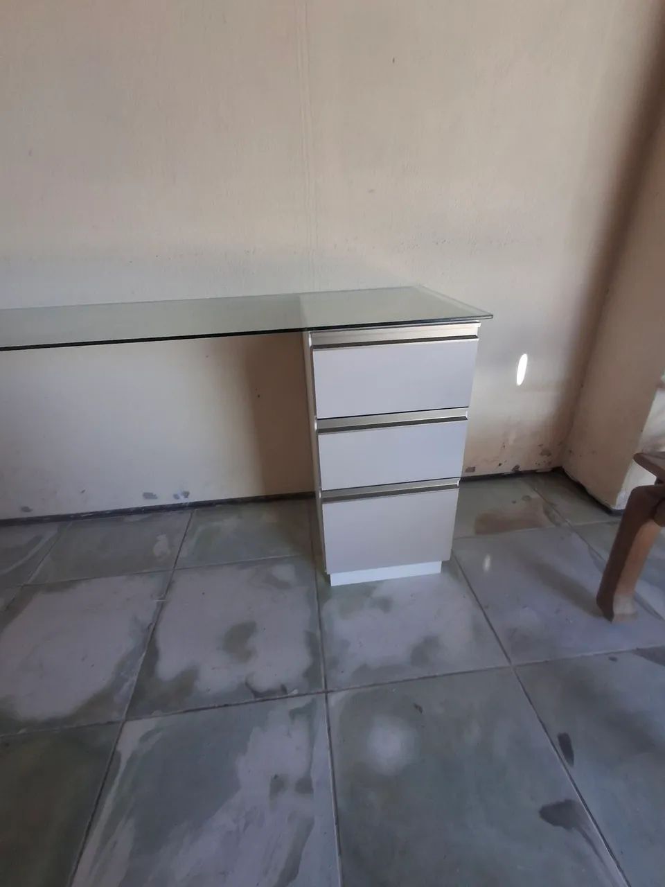 Bancada de vidro com gaveteiro  - Foto 4