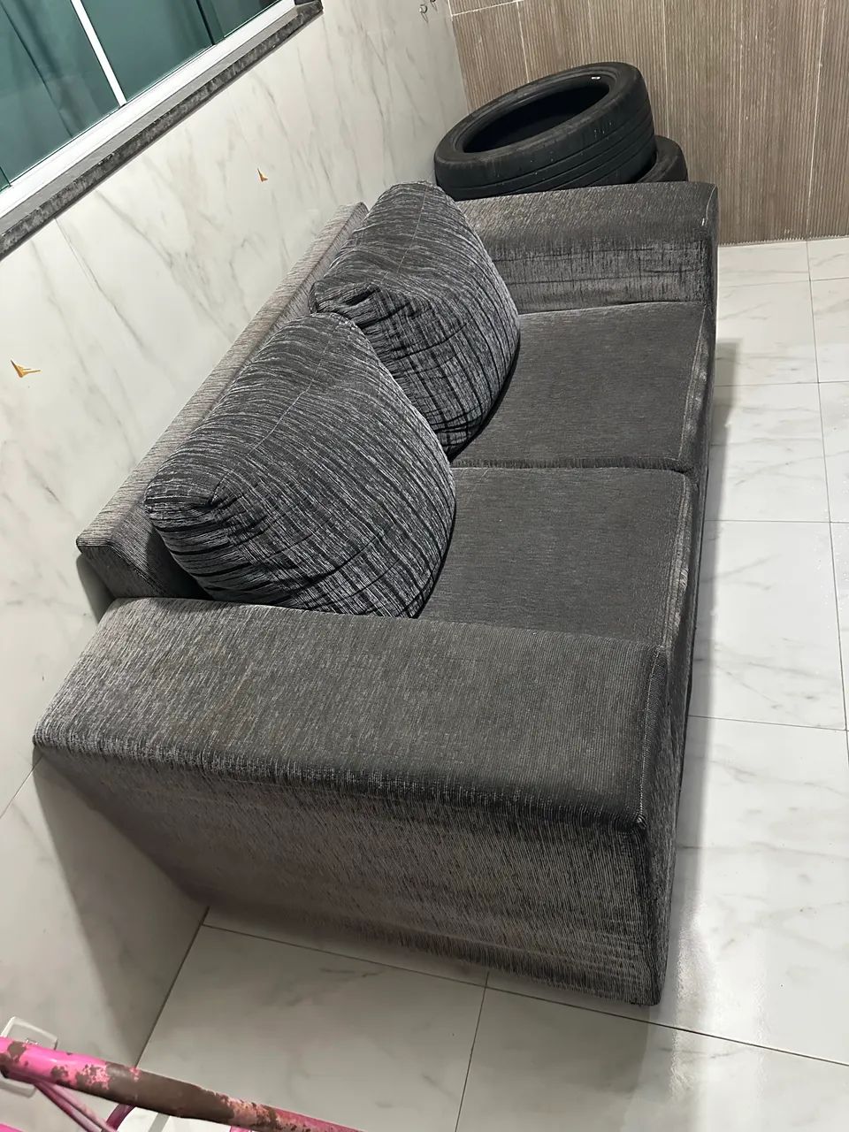 Sofá 2 Lugares Cinza - Muito Confortável e Bem Conservado - Foto 2