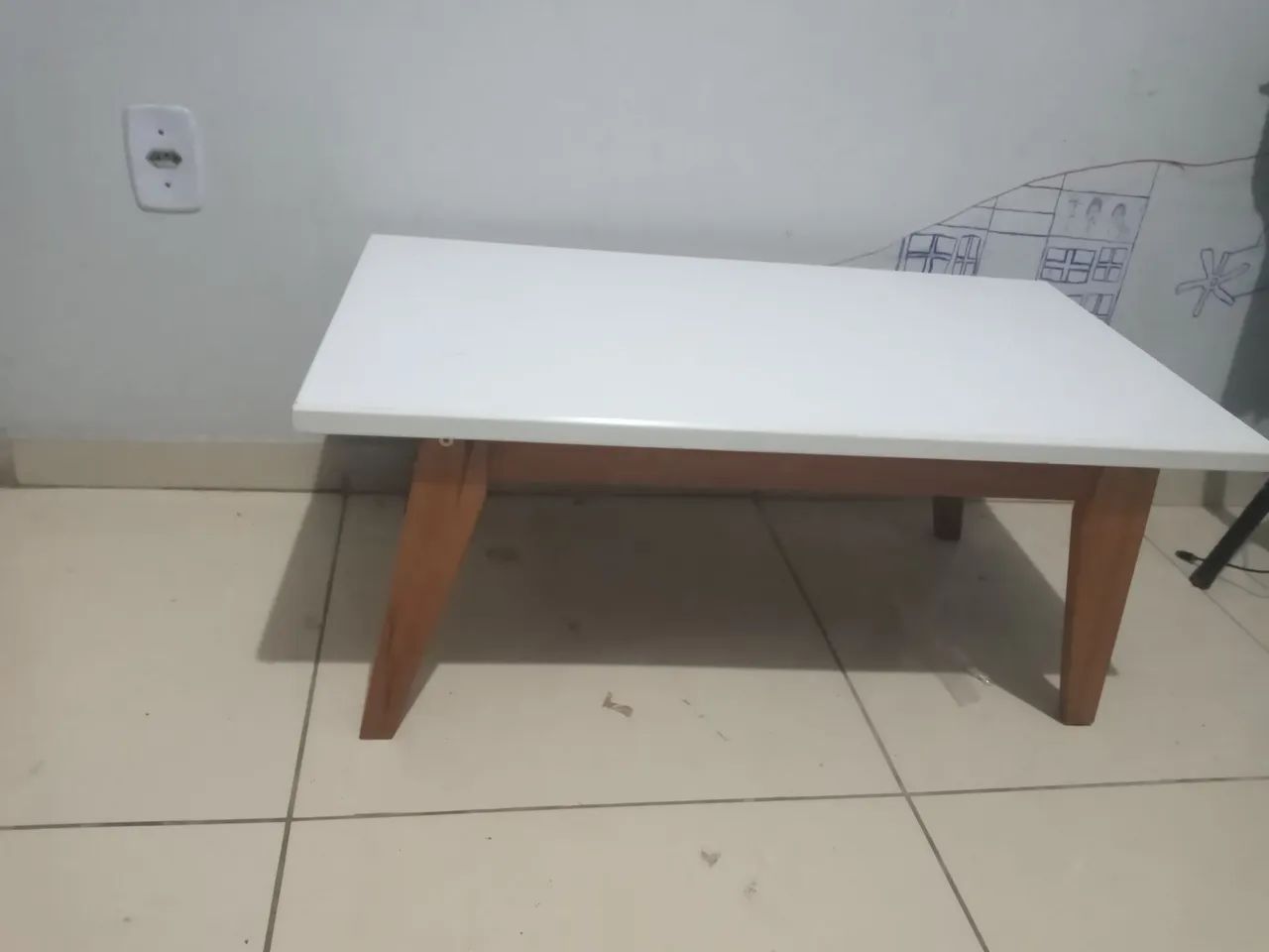 Mesinha branca perfeita para decoração  - Foto 3