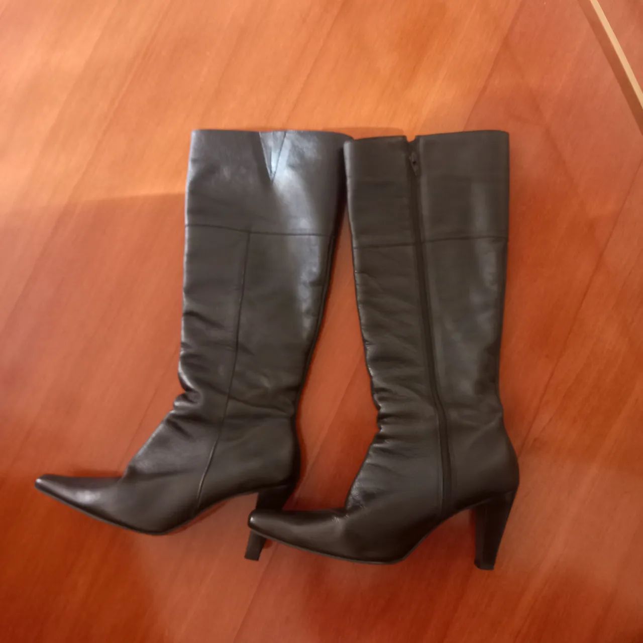 BOTA DE COURO CANO ALTO - Foto 3
