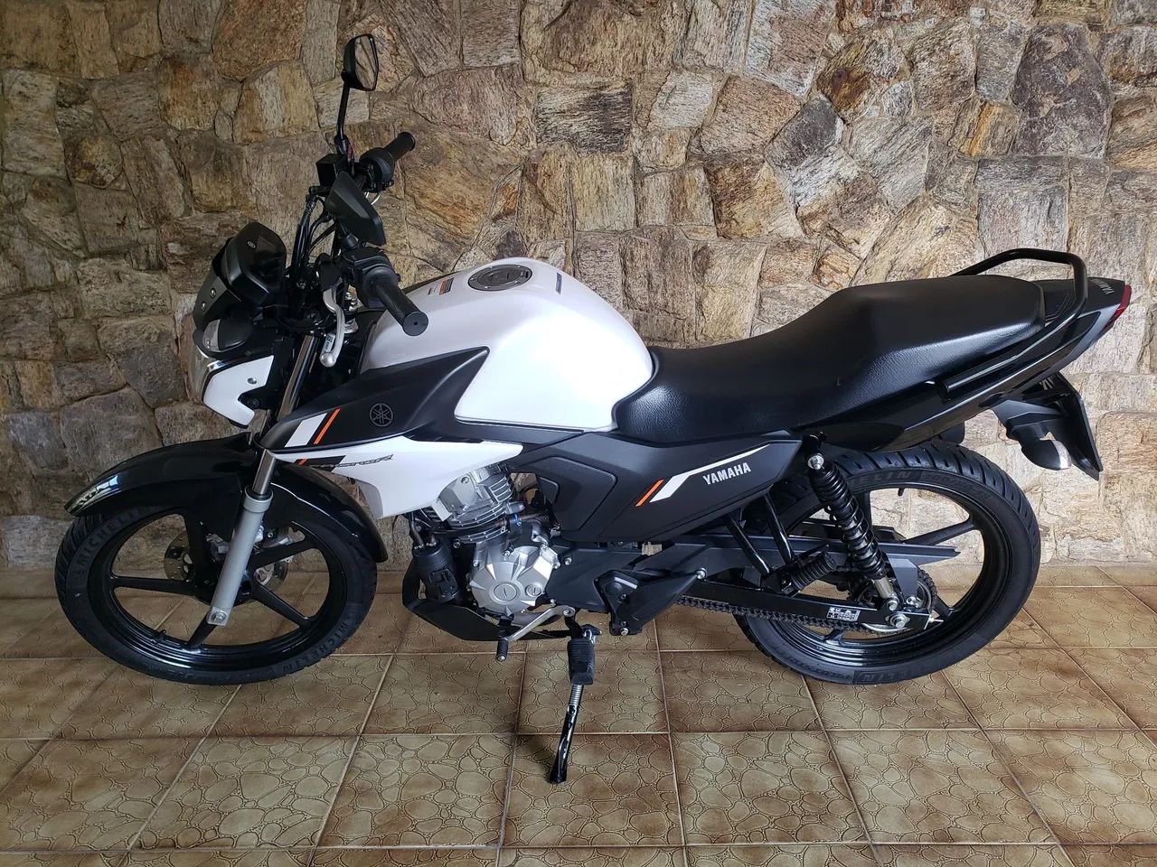 Vendo Factor 150 - Ano 2025 - Único dono - Foto 2