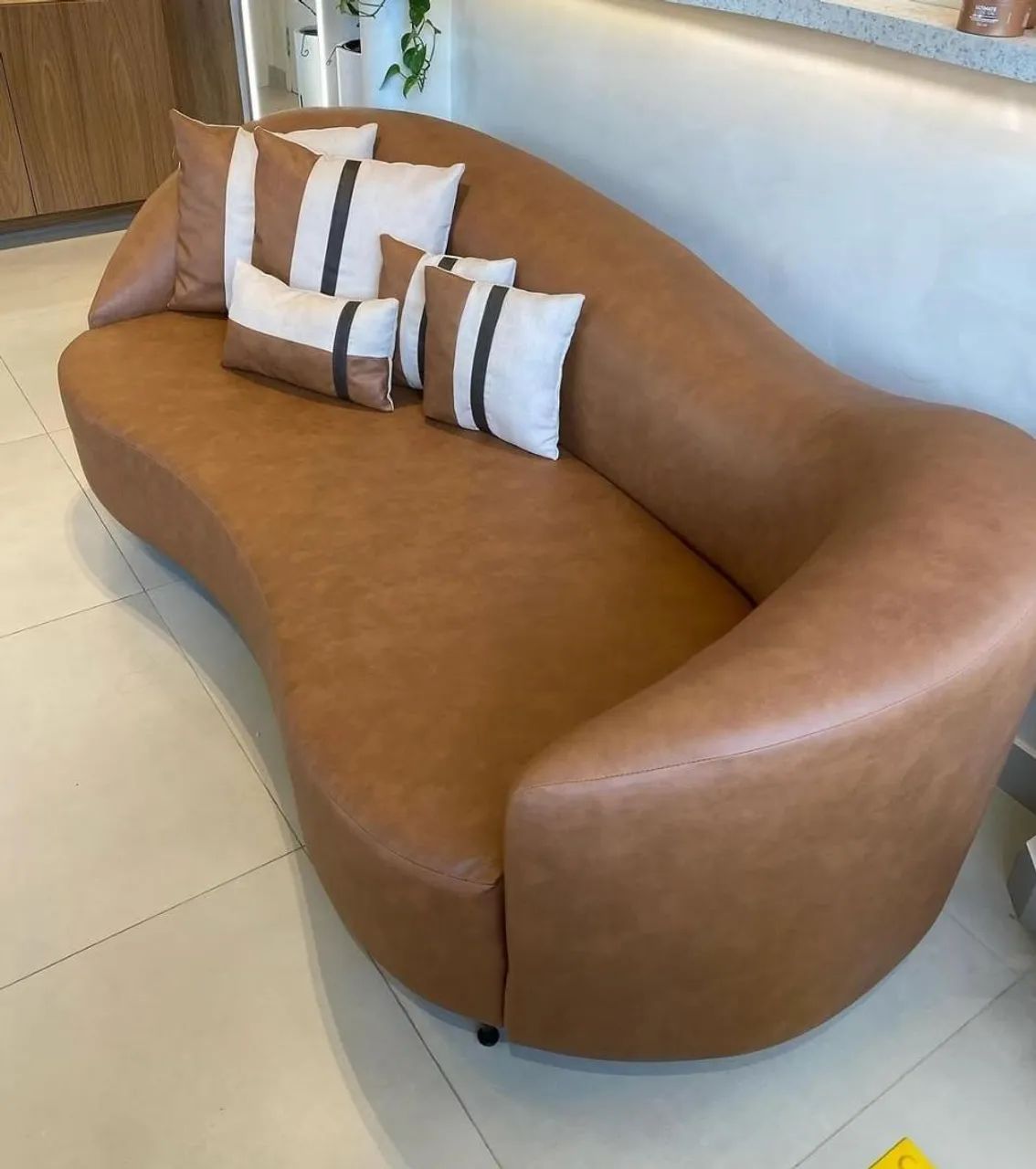 Sofa orgânico em couro  - Foto 2