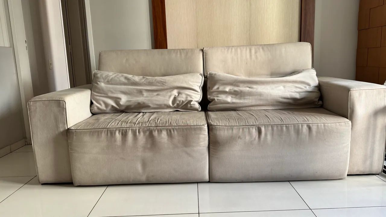 Sofá Retrátil e Reclinável Bege - Muito Confortável