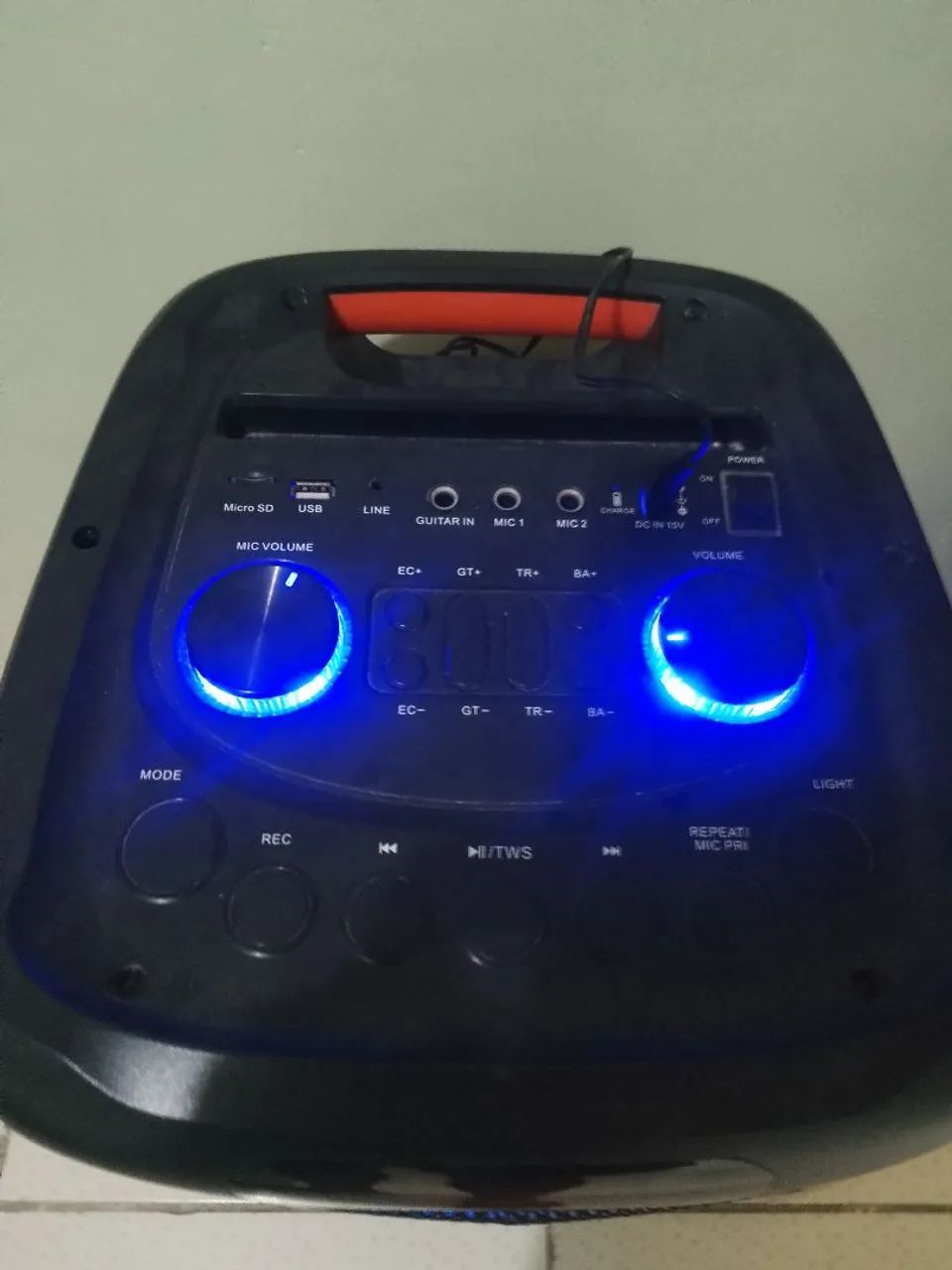 Caixa de som amplificada 
