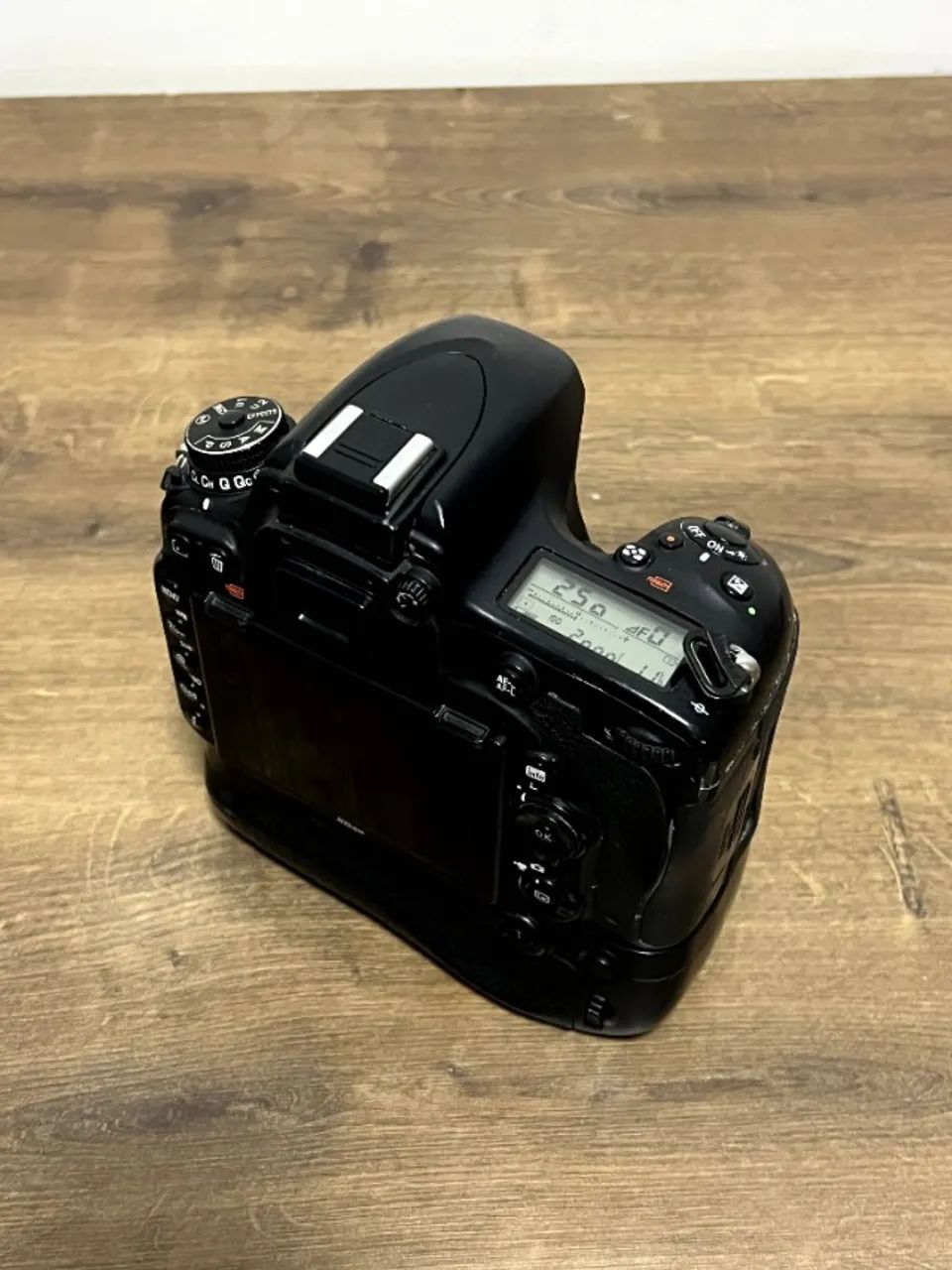 Nikon D750 com grip incluso - USADA  - Foto 4