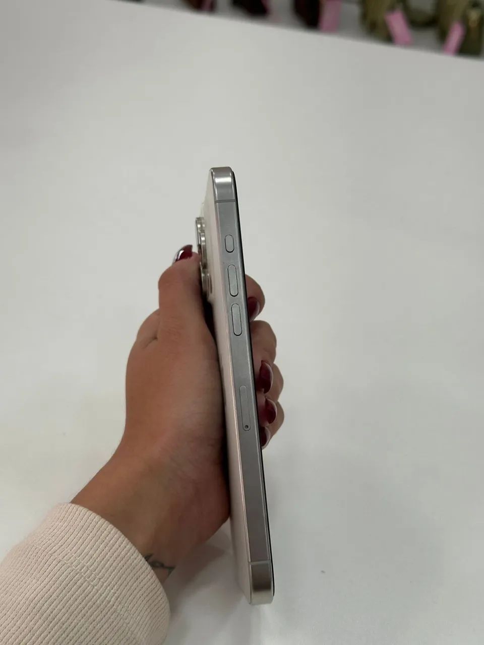 VENDO IPHONE 15 PRO MAX IMPECÁVEL  - Foto 4
