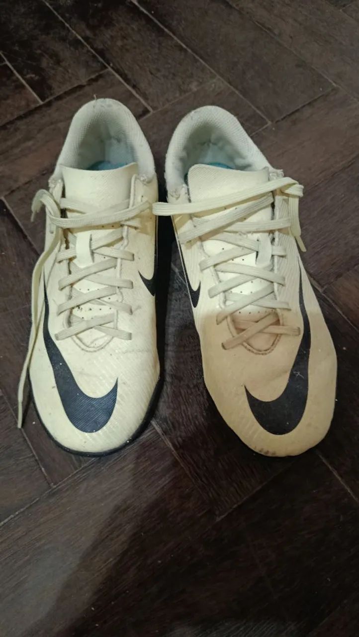 Chuteira Nike ,35, em ótimo estado