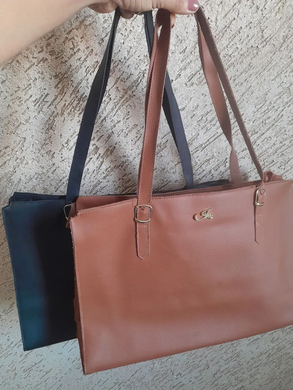 Duas bolsas grandes