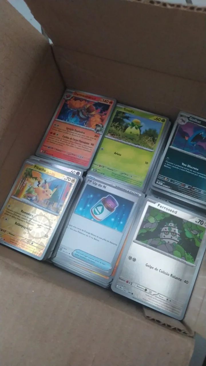 Lote com 200 cartas pokemon