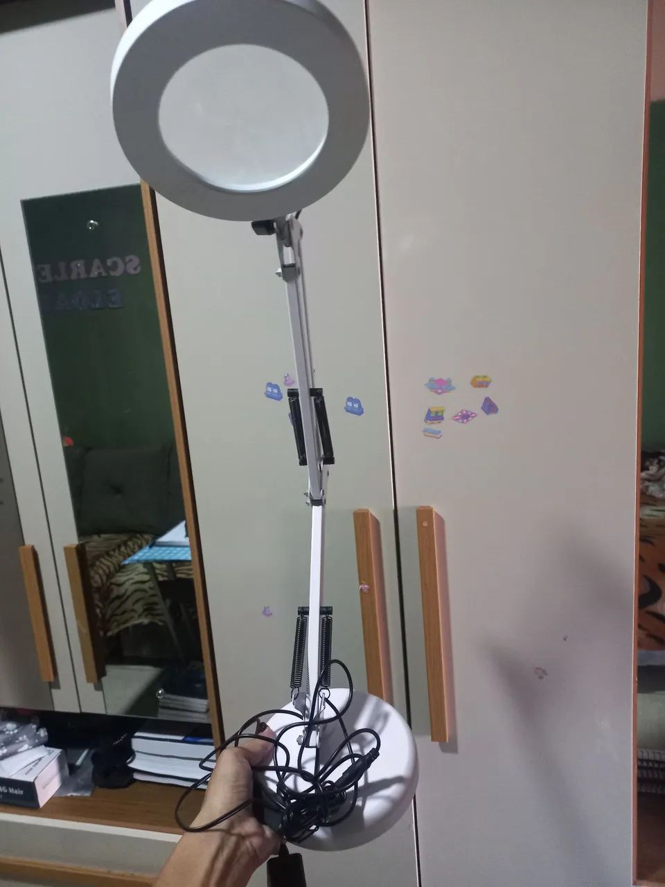 Luminária com 3 cores