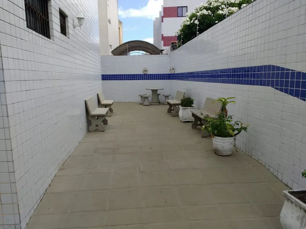 ALUGO APARTAMENTO TÉRREO COM PISCINA-COM 3 QUARTOS-BANCARIOS - Foto 3