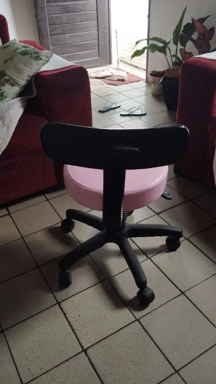 Cadeira giratória pra manicure  - Foto 2