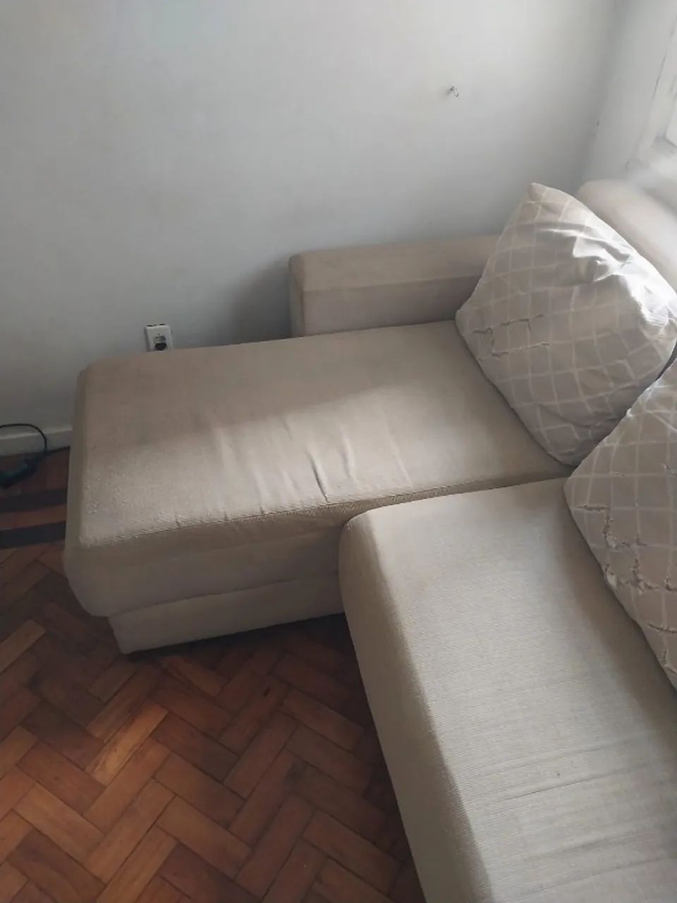 Sofá 3 lugares com chaise madeira maciça - Foto 2
