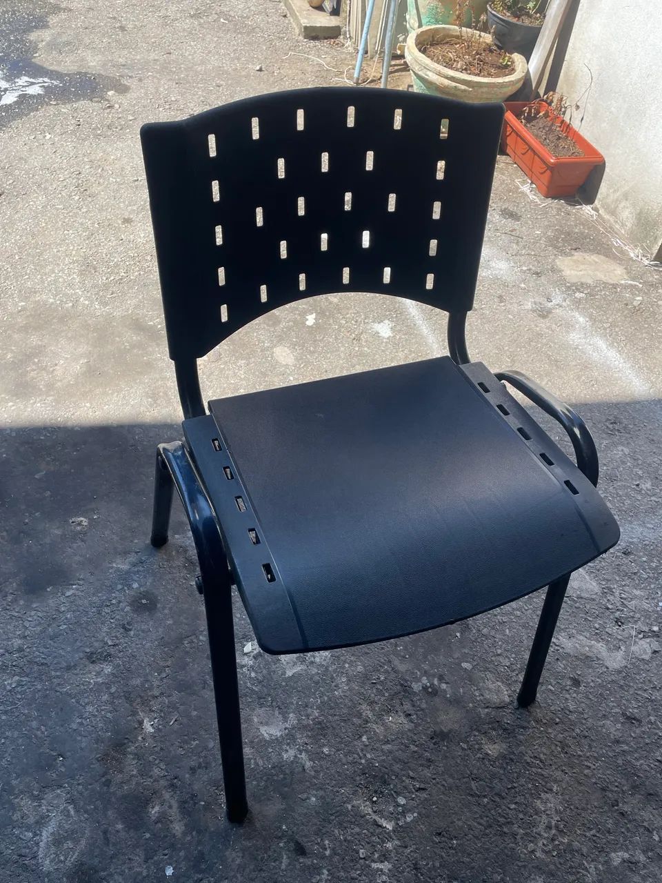 Cadeira de plástico sem braço  - Foto 2