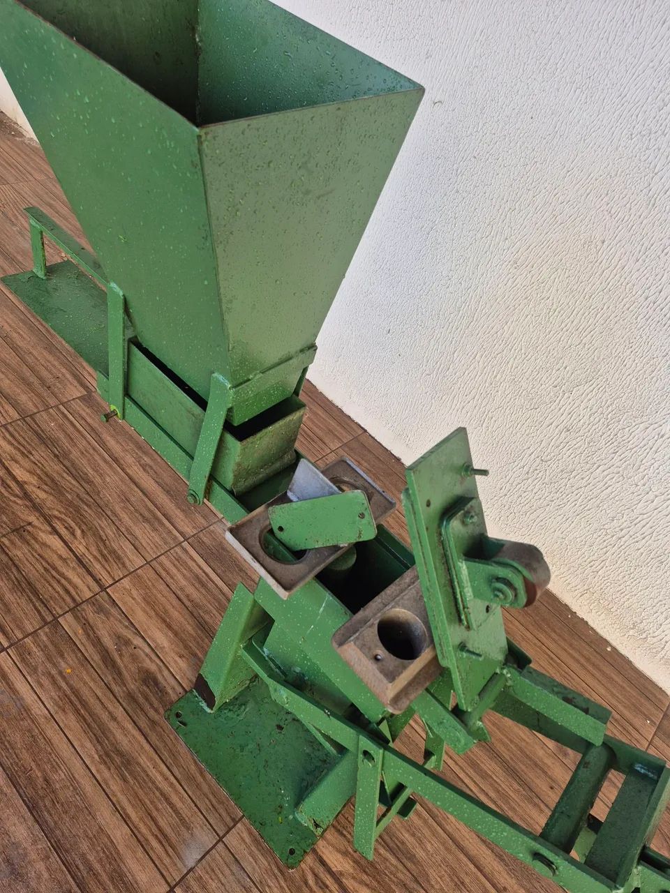 MÁQUINA DE TIJOLO ECOLÓGICO. 