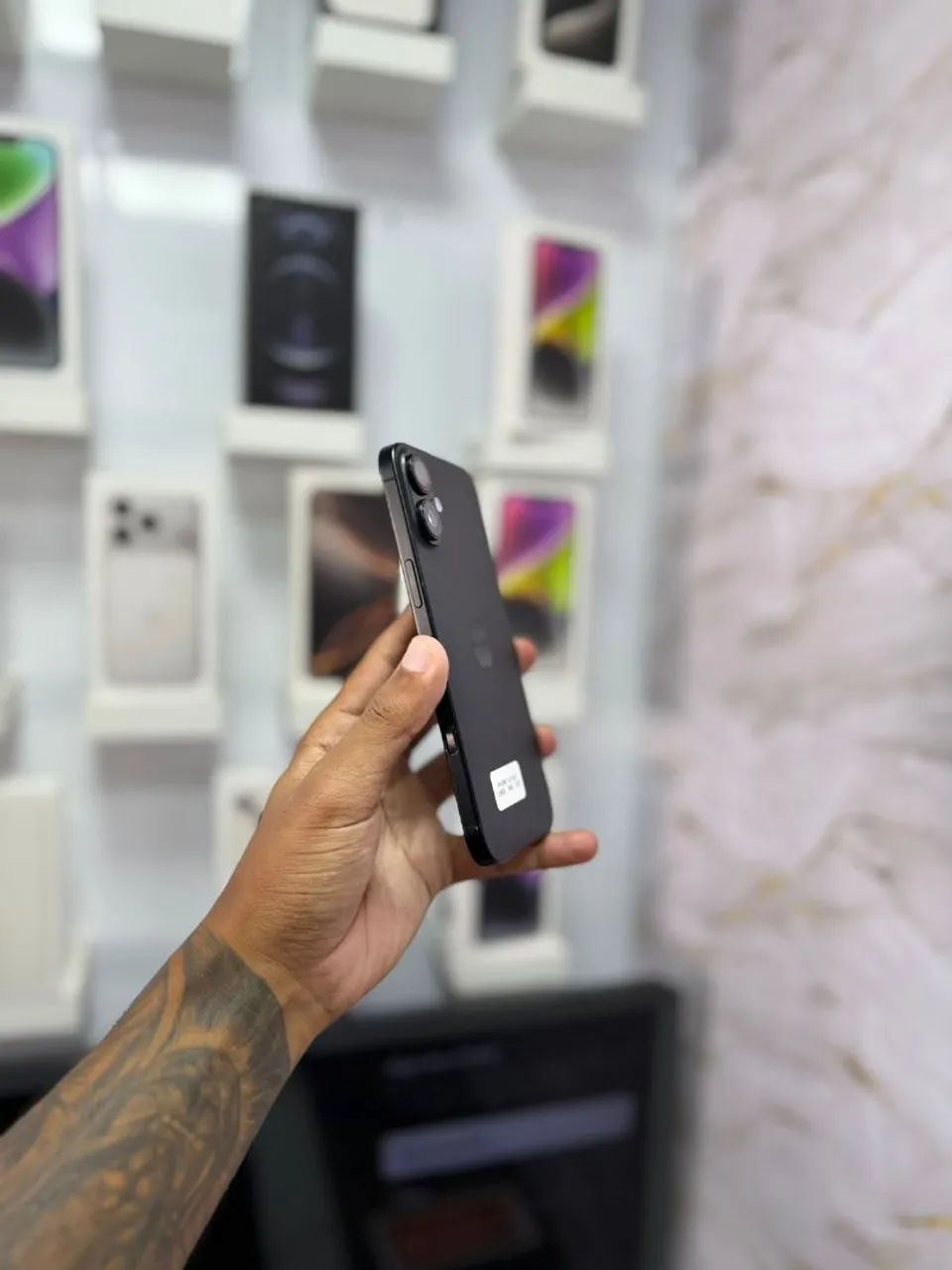 IPHONE 16 PLUS 128GB<br>R$ 4.499,00 - Foto 5