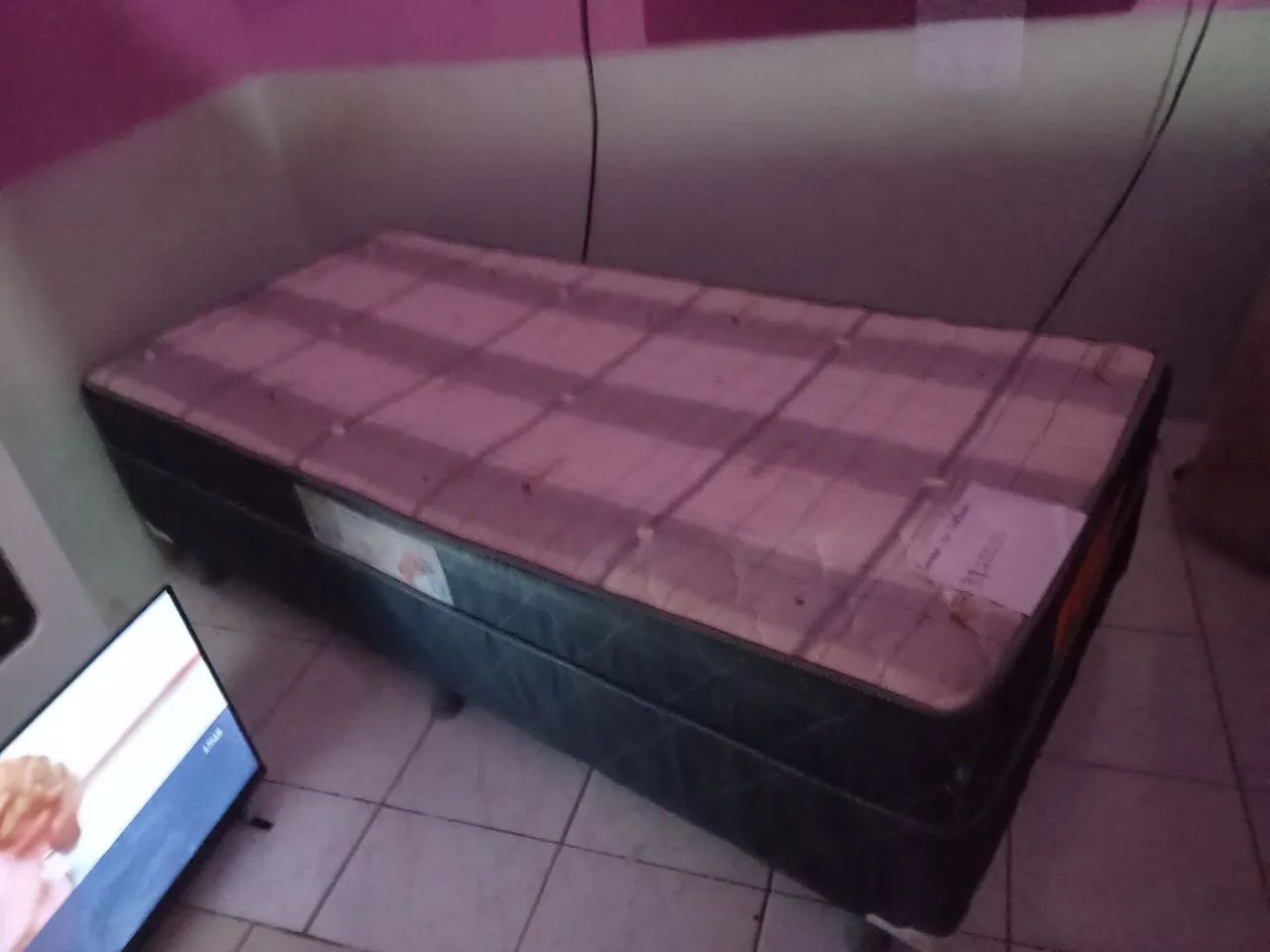 Vendo cama box de solteiro  - Foto 3