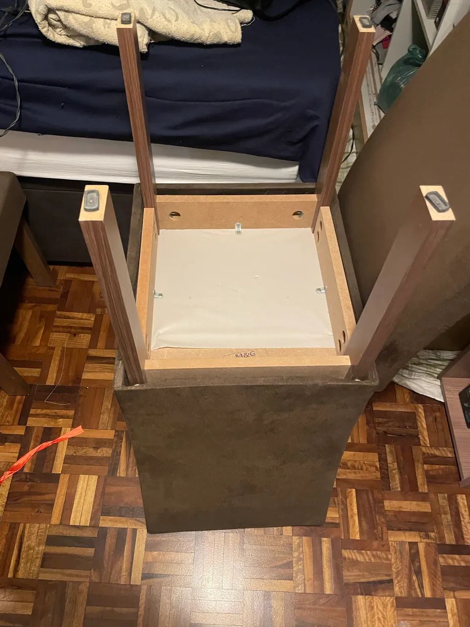 Vende-se quatro cadeiras por 75 reais - Foto 2