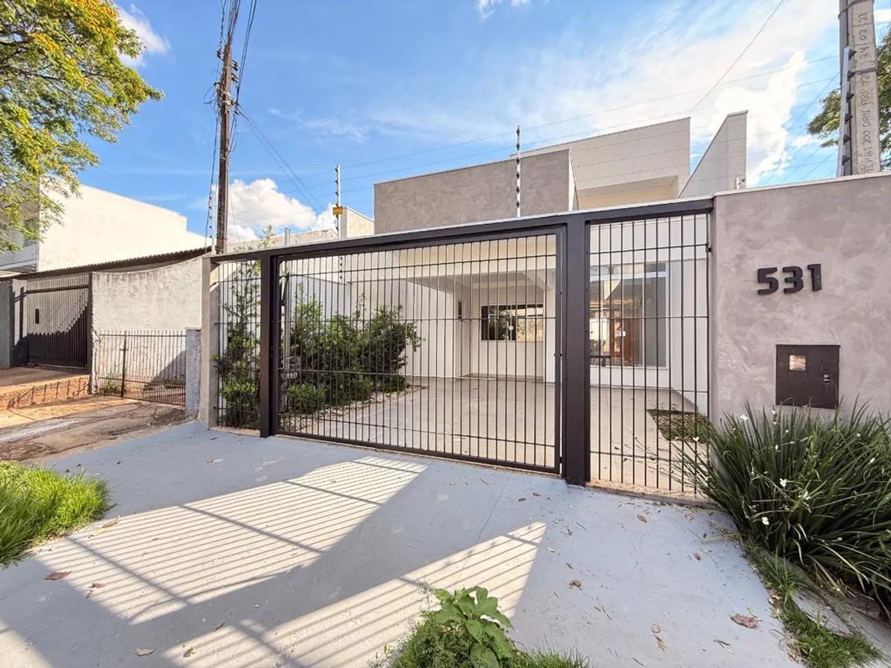 Casa para alugar em Maringá, Jardim Vitória, com 3 quartos, com 99 m²