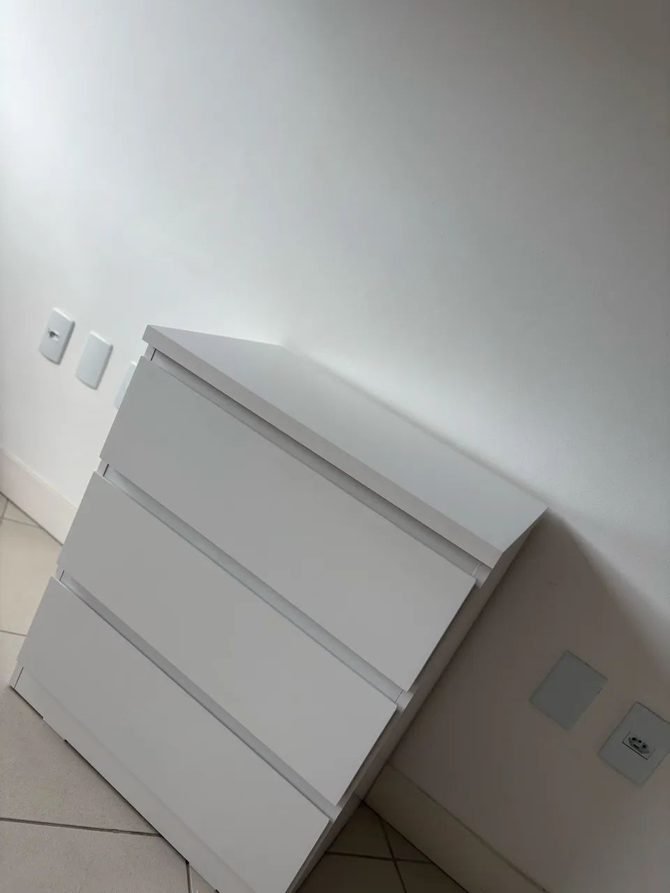 Armário com gavetas