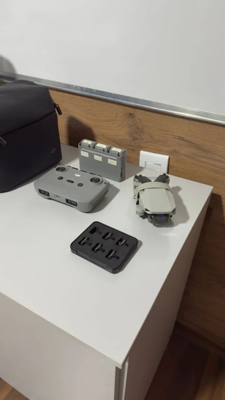 Drone DJI MINI 2 SE  Fly More Combo - Foto 2