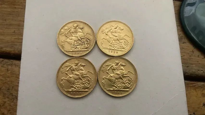 Moedas de ouro antigas
