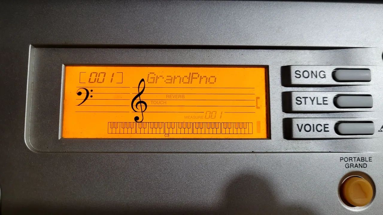 VENDO TECLADO YAMAHA E303  - Foto 3