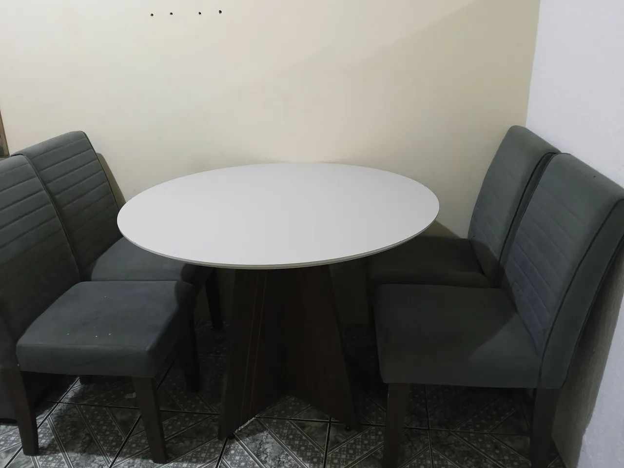 Mesa com 4 cadeiras 65581380595971120
